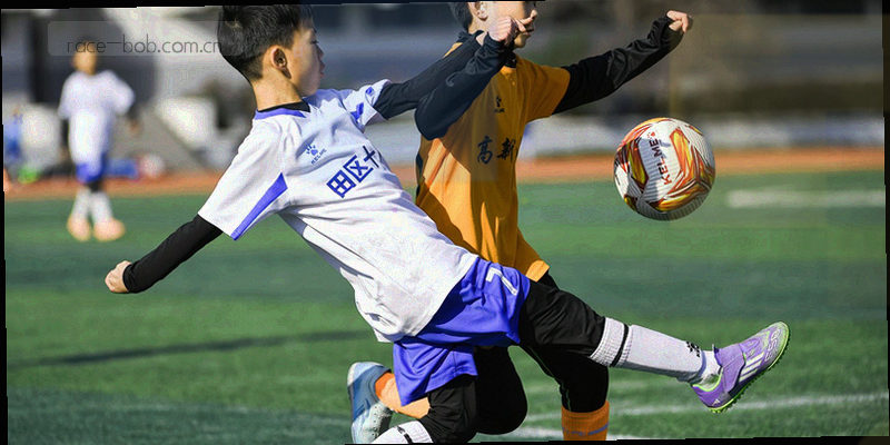 巨大的下载箭头与疾速线条
